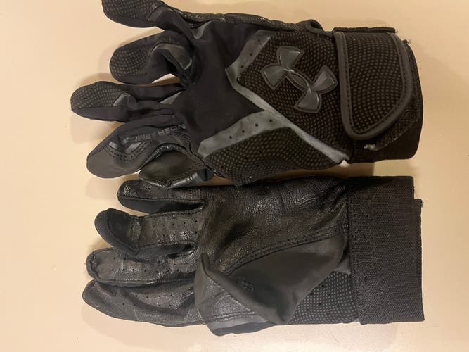 Small Under Armour Batting Gloves (Used)