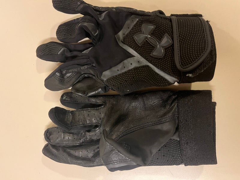 Small Under Armour Batting Gloves (Used)