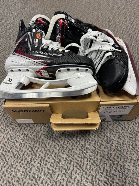 2025 Bauer Vapor FLY40 Hockey Skates 9 (New) fit 2