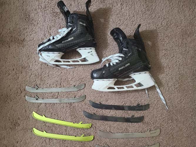 2022 Bauer Supreme Mach Hockey Skates Regular Width 6.5 (Used)