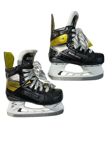 Used Bauer SUPREME 3S Junior Hockey Skate Black And Gold Junior 01 11835-S000201131