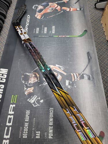 2 PACK | P28 | 85 Flex NEW! Senior True Hzrdus 9x4 Right Handed Hockey Stick P28 Pro Stock