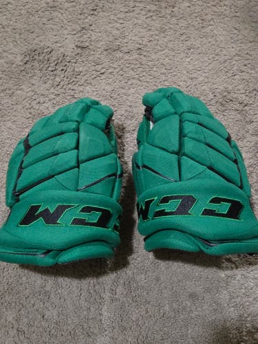 CCM JetSpeed PureLite Gloves 13" (Used)