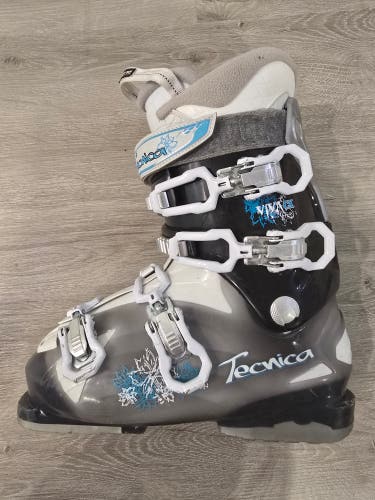 Mondo 26 & 26.5 Women's Tecnica All Mountain Viva Ski Boots Soft Flex (Used)