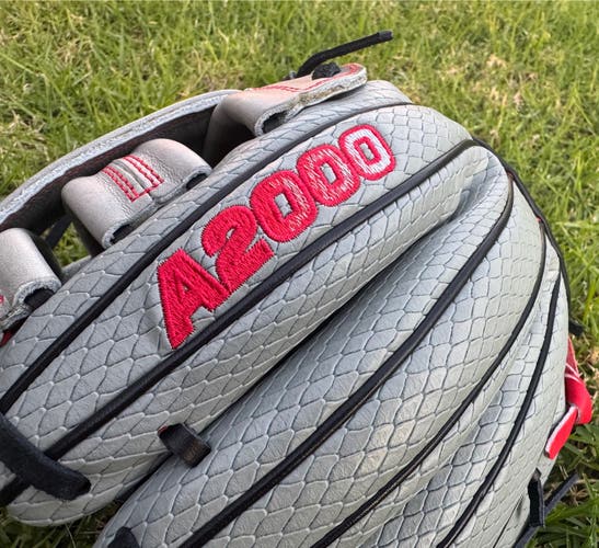 Wilson A2000 RH Infield Baseball Glove 11.5" (New)