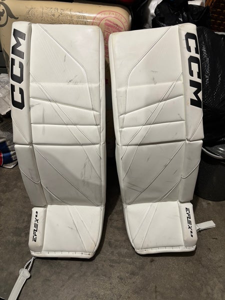 33" +1 CCM Eflex 6.9 Goalie Leg Pads (Used)