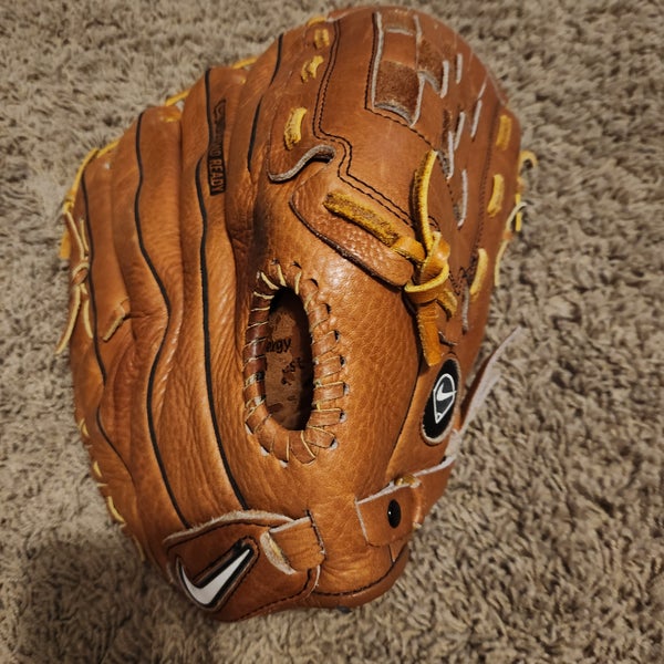 Nike RH Outfield Diamond Ready Baseball/Softball Game Ready Glove 13" Nice Glove