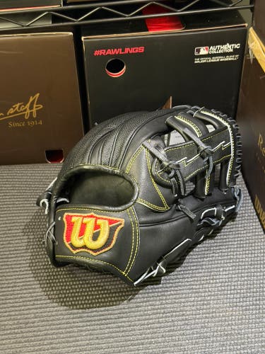 NWTs Wilson Staff RH WTAHWTDST Infield Baseball Glove 11.5" (New)