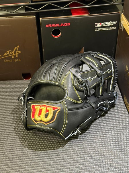 NWTs Wilson Staff RH WTAHWTDST Infield Baseball Glove 11.5" (New)
