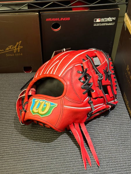 NWTs Wilson Staff RH WTAHWED6H Infield Baseball Glove 11.25" (New)