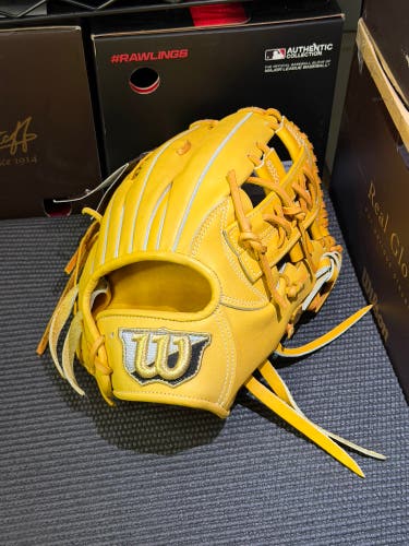 NWTs Wilson Staff RH WTAHWN59D Infield Baseball Glove 11.5" (New)