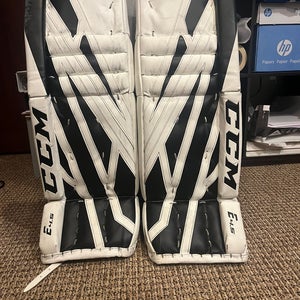 28" CCM Extreme Flex E4.9 Goalie Leg Pads (Used)