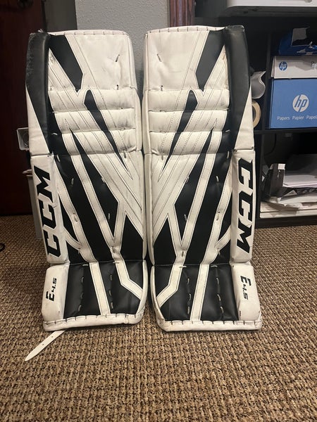 28" CCM Extreme Flex E4.9 Goalie Leg Pads (Used)