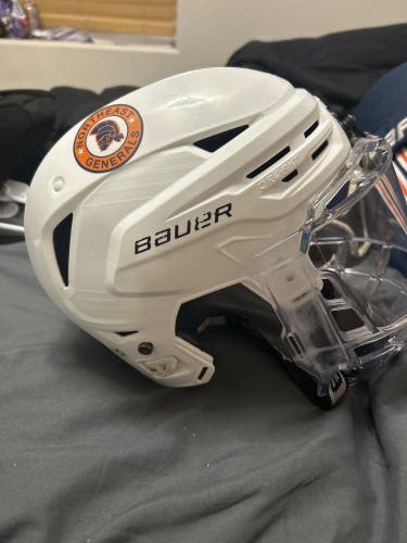 Medium Bauer Re-Akt 85 Helmet (Used)