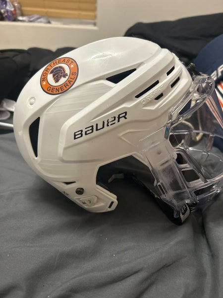 Medium Bauer Re-Akt 85 Helmet (Used)