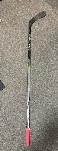 Senior Bauer Vapor Hyperlite 2 Right Handed Hockey Stick P92 77 Flex (Used)