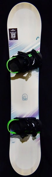 NEW HEAD FOUNTAIN SNOWBOARD SIZE 147 CM WITH CHAMONIX MEDIUM BINDINGS