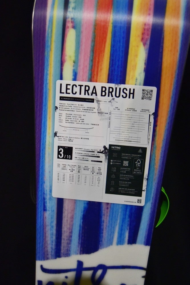 NEW NITRO LECTRA BRUSH SNOWBOARD SIZE 146 CM WITH CHAMONIX M/L
