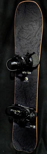 NEW NITRO MOUNTAIN SNOWBOARD SIZE 163 CM WITH ROSSIGNOL EXTRA LARGE BINDINGS