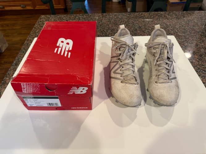 New Balance FreezeLX v4 - Men's Cleats (Size 9.5)