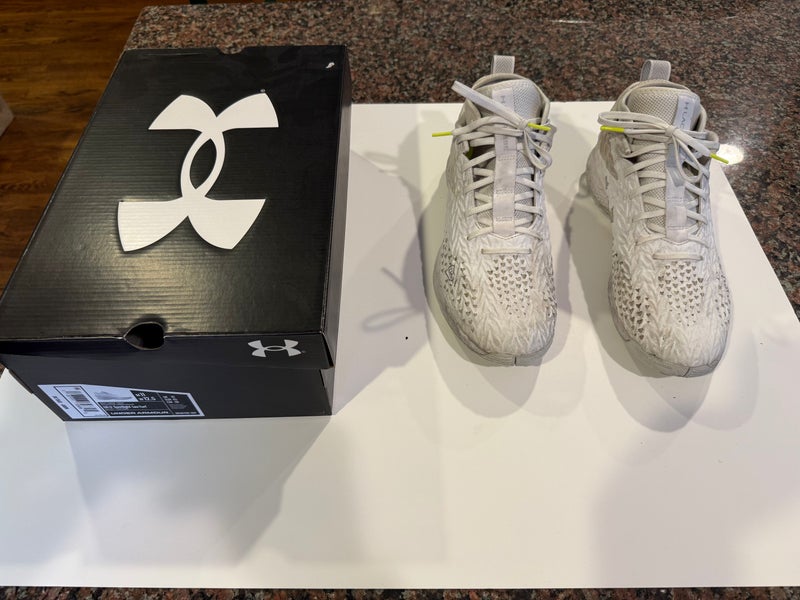 Under Armour Spotlight - Men's Turf Cleats (Size 11)