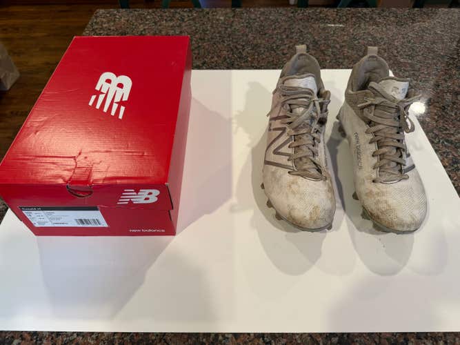 New Balance FreezeLX v4 - Men's Cleats (Size 10)