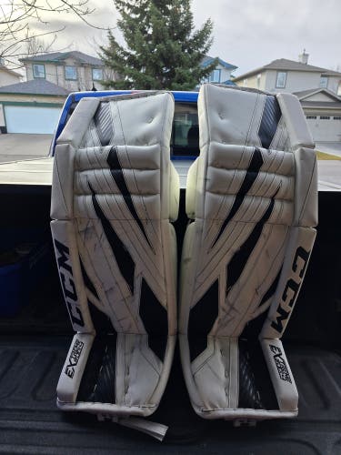 36" CCM Extreme Flex 4 Goalie Leg Pads (Used)