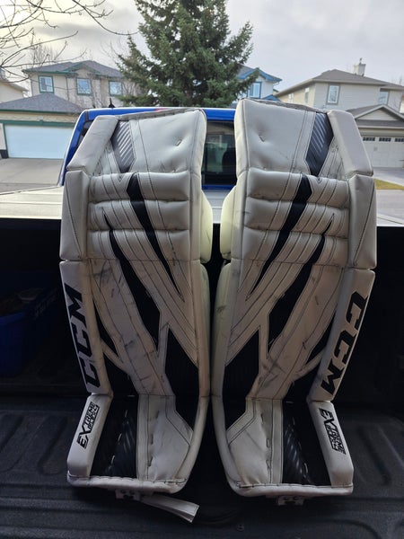 36" CCM Extreme Flex 4 Goalie Leg Pads (Used)