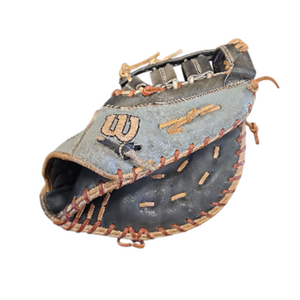 Used Wilson A2000 BB/SB First Base RH Throw Brown 12 1/2" 11850-S000022187