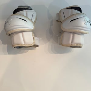 Medium Adult Under Armour Command Pro Arm Pads (Used)