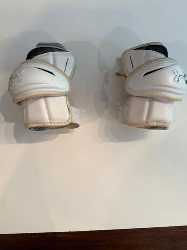 Medium Adult Under Armour Command Pro Arm Pads (Used)