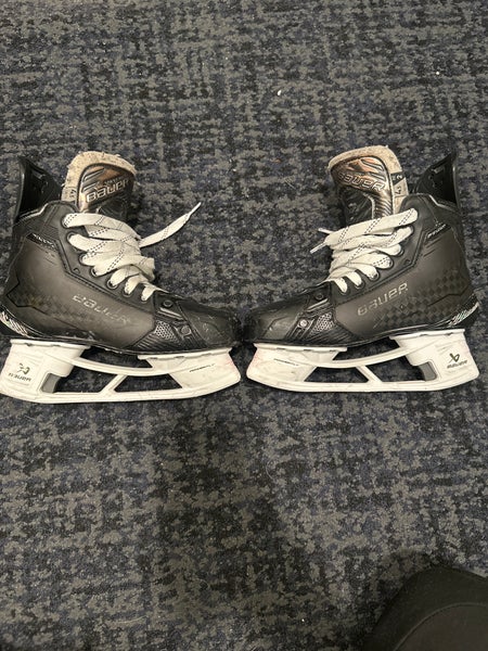 Bauer Supreme Shadow Hockey Skates Regular Width Size 4.5 (Used)