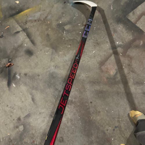 Intermediate CCM JetSpeed FT7 Pro Right Handed Hockey Stick P92 65 Flex (Used)