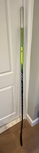 Warrior Alpha LX2 PRO Right Handed M28 85 Flex Pro Stock (Slightly Used) Stick