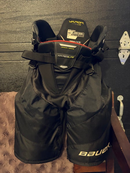 Men's Junior Large Bauer Vapor Hyperlite Hockey Pants (Used)