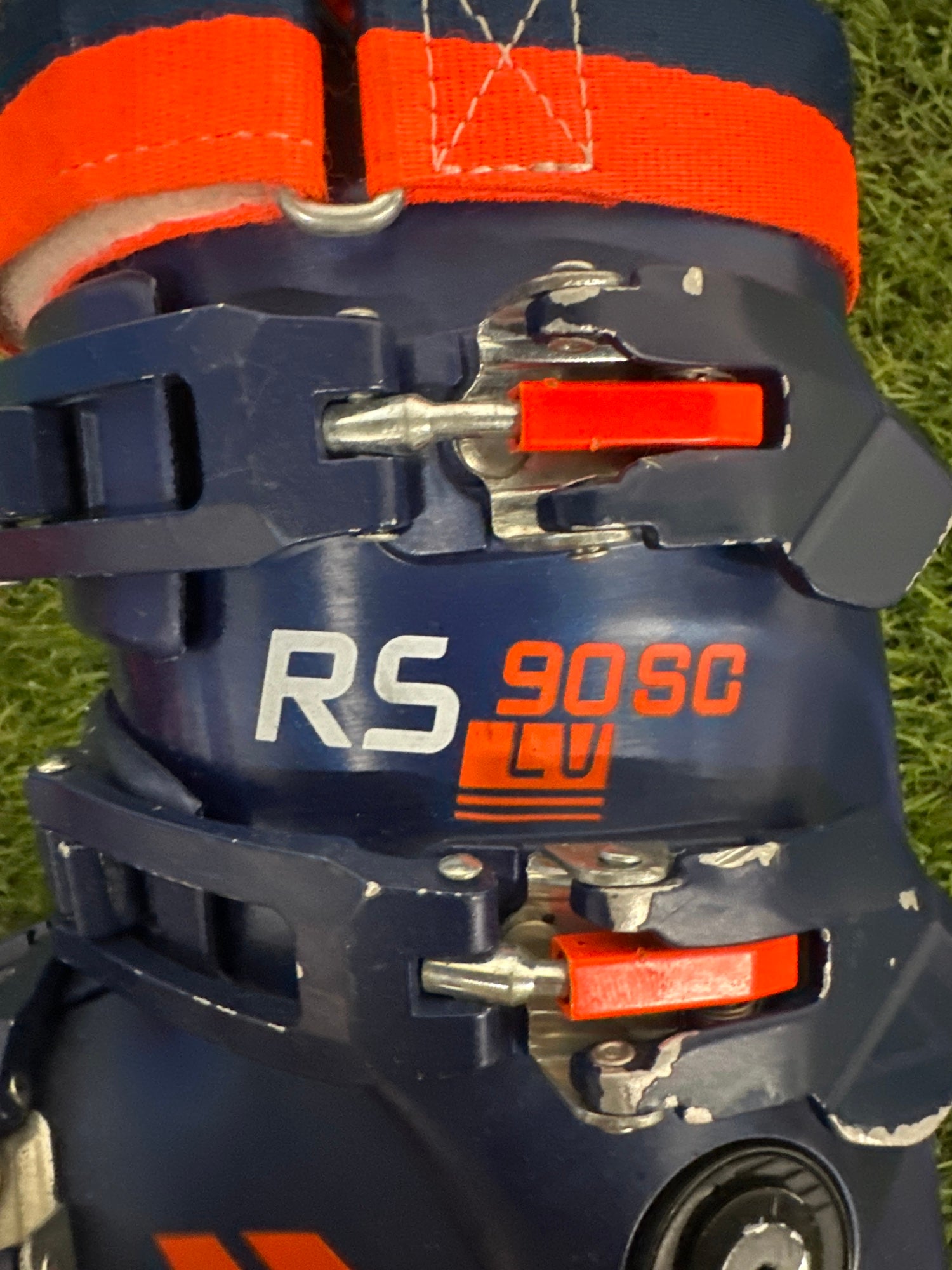 NEW Lange RS 70 SC Ski Boots 2024 Size 22.0 / 22.5 | SidelineSwap