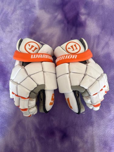 White Goalie Warrior Nemesis Lacrosse Gloves Medium (Used)