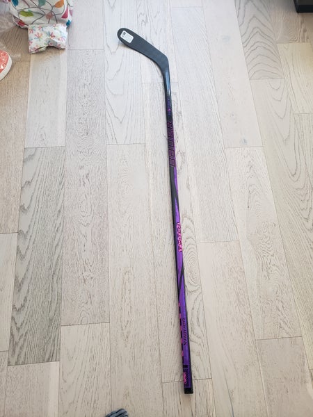 Junior Bauer Twitch Left Hand Hockey Stick P28 40 Flex (New)