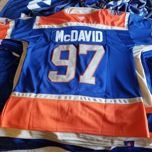 Large McDavid heritage classic with 2025 Stanley cup playoff patch on it. Brand new