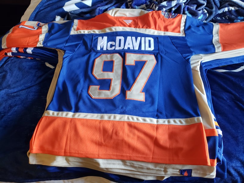 Large McDavid heritage classic with 2025 Stanley cup playoff patch on it. Brand new