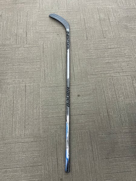 Intermediate Bauer Nexus 8000 Right Handed Hockey Stick 67 Flex (New)