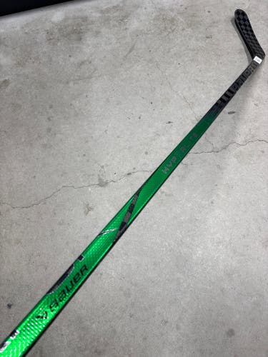 82 Flex P90TM Senior Bauer Vapor Hyperlite 2 Left Hand Hockey Stick Pro Stock NHL (New)