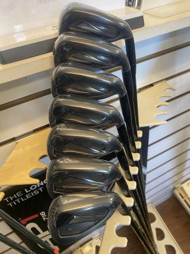 New Mizuno JPX 925 Hot Metal Black Finish KBS Tour Lite Stiff Steel