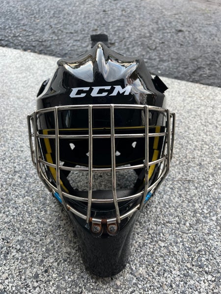 Junior Medium CCM Axis 1.5 Goalie Mask (Used)