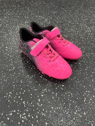 Used Diadora Soccer Cleats Pink Youth 06.5 11849-S000033698