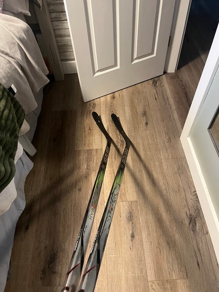 Senior Bauer Vapor Hyperlite 2 Left Hand Hockey Stick P90TM 70 Flex (Used)