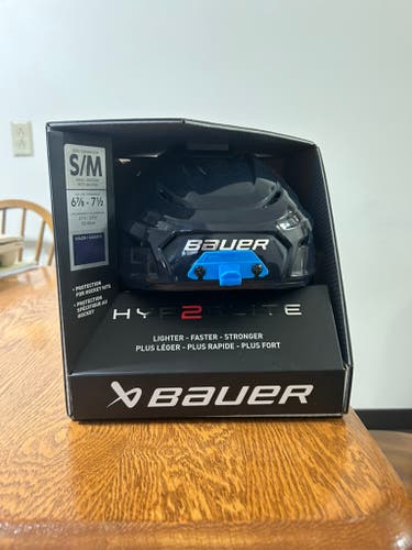 Medium Bauer Hyperlite 2 Helmet (New)