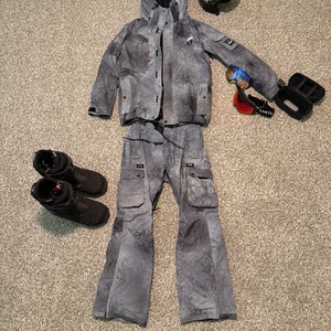 DOPE   Men's Adult Size Large Jacket/Medium Pants