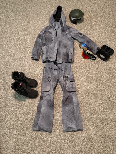 DOPE   Men's Adult Size Large Jacket/Medium Pants