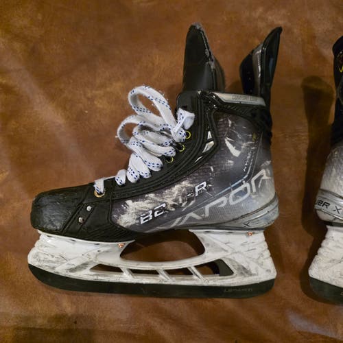 2024 Bauer Vapor Hyperlite Hockey Skates Pro Stock 7; Fit 3 (Used)
